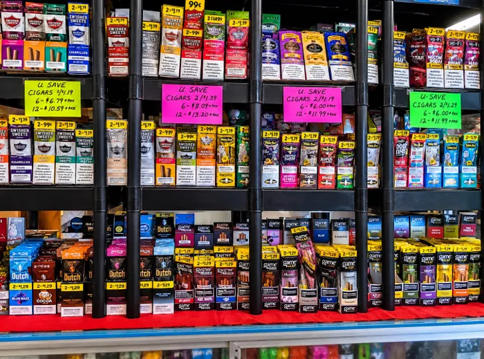Cigarillo shelf